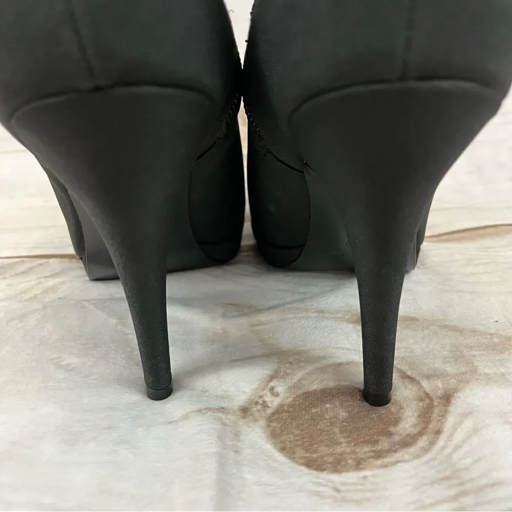 Nina Shoes Black Fabric 4 1/2” Heels Ruffles Zippers Dress Bootie Pumps Size 8M